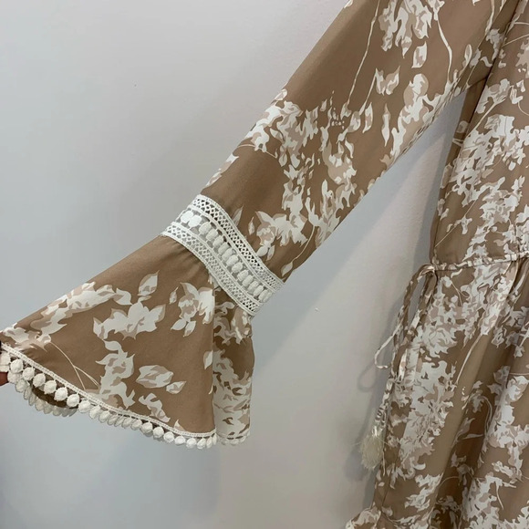 Accuracy A La Plage 100% Silk Floral Tan Dress Large NWT - Picture 4 of 9